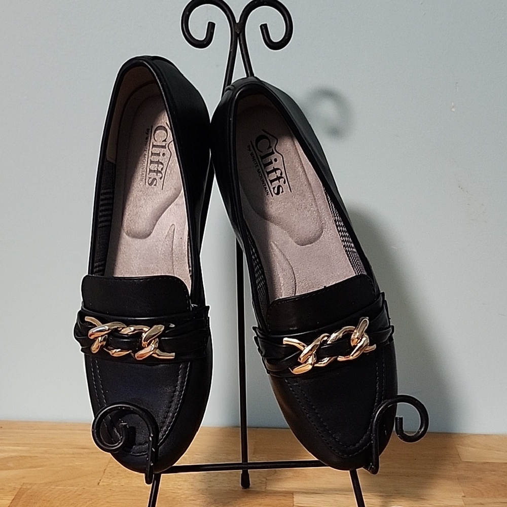 Cliffs Loafers Size 7M NWOB (29)